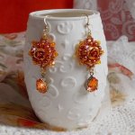 BO Lady en naranja bordado con cristales Swarovski Tangerine, cuentas de semillas y cuentas de cristal bohemio